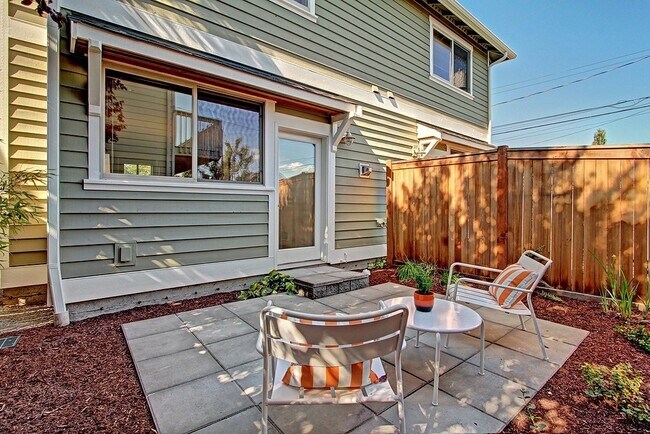 Beacon Hill Townhouse - Beacon Hill Townhouse
