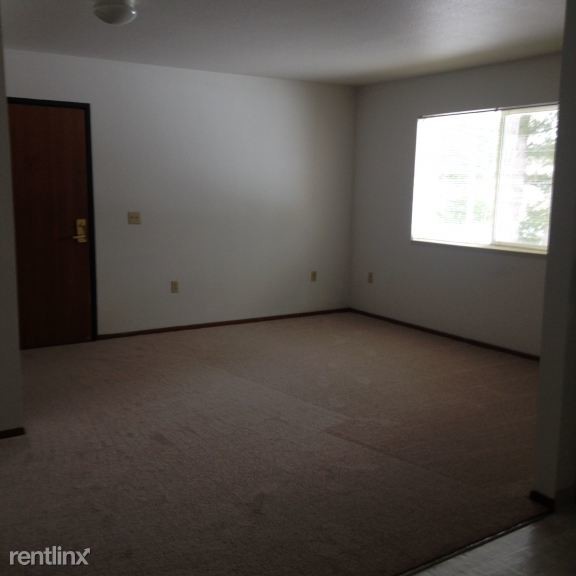 Living Room - White Pine Manor