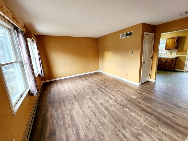 Photo - 3 Bedroom 1.5 Bath Available in Elizabethtown!