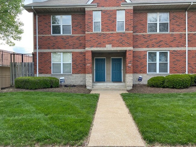 Photo - 421 N Sarah St Townhome