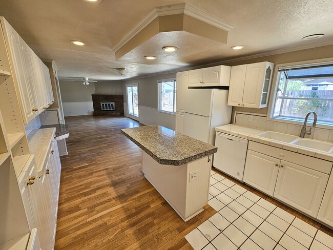 Building Photo - 538 49th Ave SE Rental