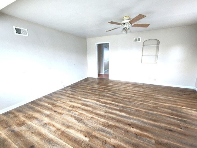 Photo - 3-bedroom single family - Available now!