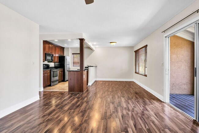 Building Photo - Great Two Bedroom Corner Unit in Villa Tos... Rental