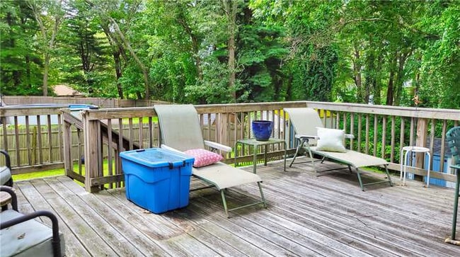 Photo - 111 Oak Tree Ave