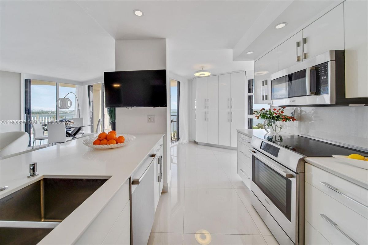 Photo - 4000 Towerside Terrace