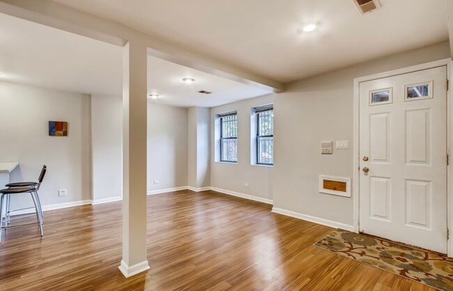 Photo - 722 S Oakley Blvd Unit 1