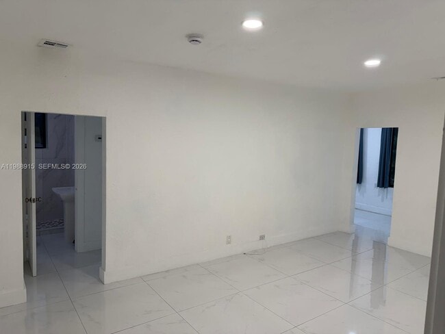 Photo - 2369 SW 17th Terrace Unidad 3