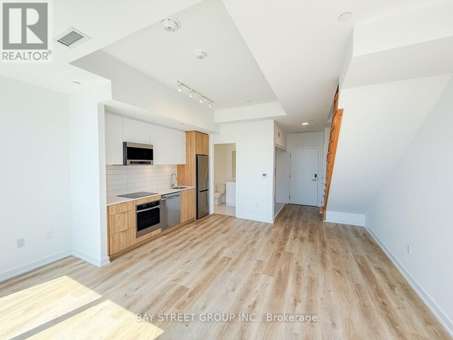 Photo - 6 Chartwell Rd Unit PH7