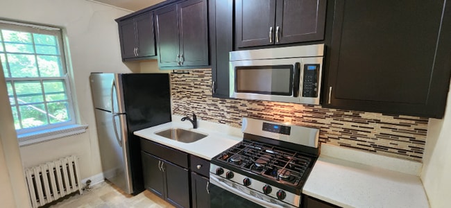 Building Photo - 1429 Martha Washington Dr Rental