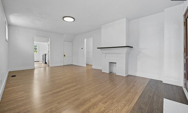 Photo - 867 E 12th Ave