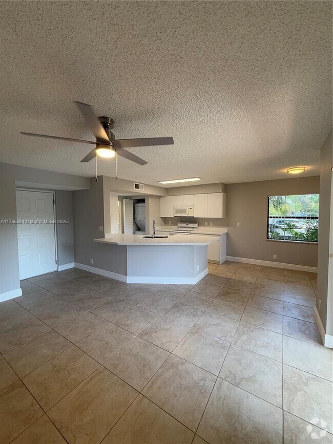 Building Photo - 9999 Summerbreeze Dr Unit 601 Rental