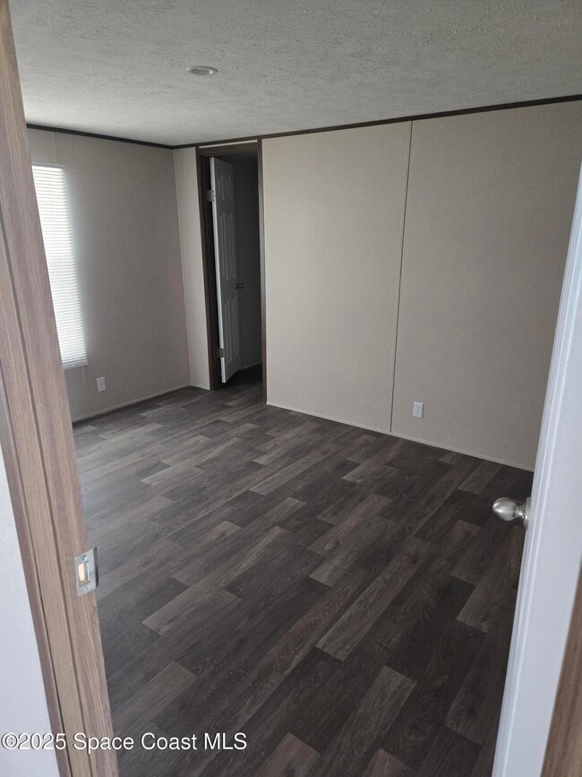 Photo - 2534 Amberly Rd NE