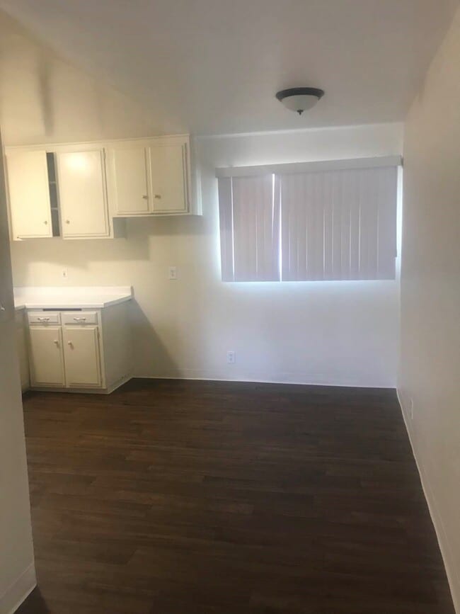Photo - 2801-2877 Fairbanks Avenue