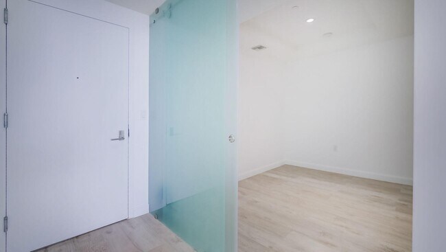 Photo - 45 SW 9th St Unit 2502