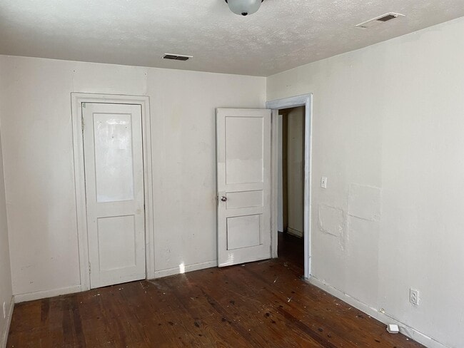 Photo - 2604 Commonwealth Ave