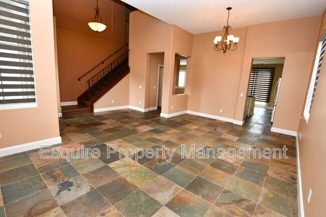 Photo - 621 Riviera Ct
