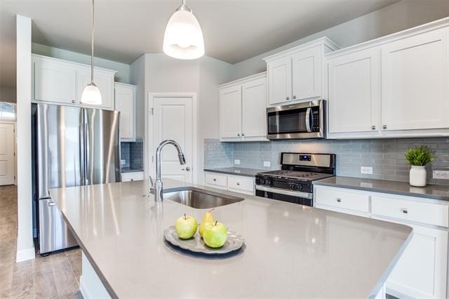 Photo - 15828 Bronte Lane