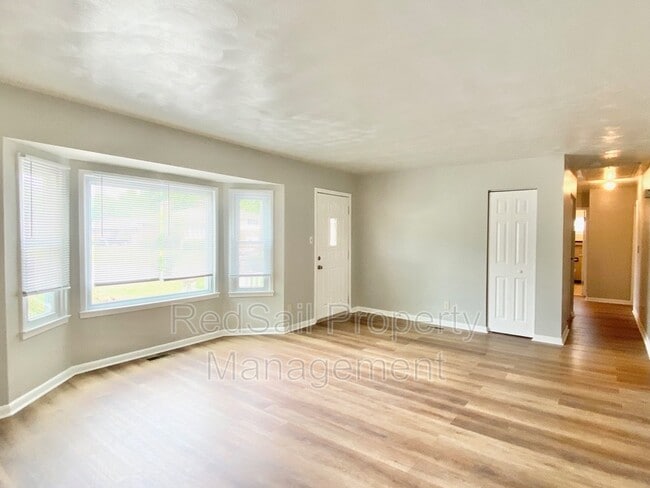 Photo - 34 Warren Dr