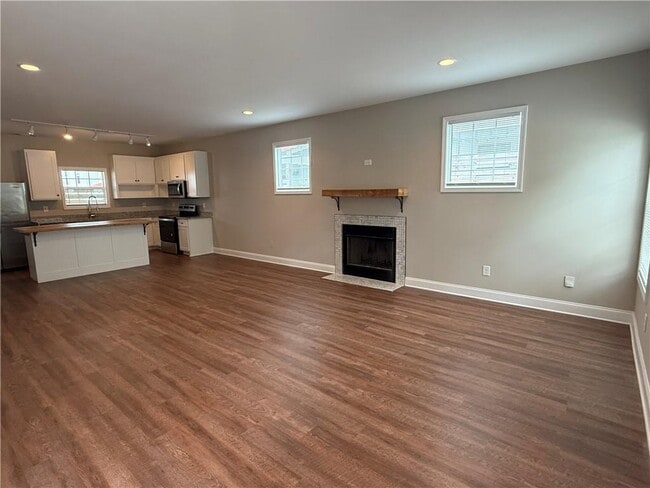 Photo - 774 Grove St