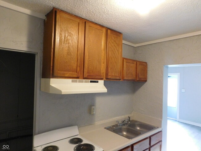 Photo - 1230 N Belmont Ave Unit D