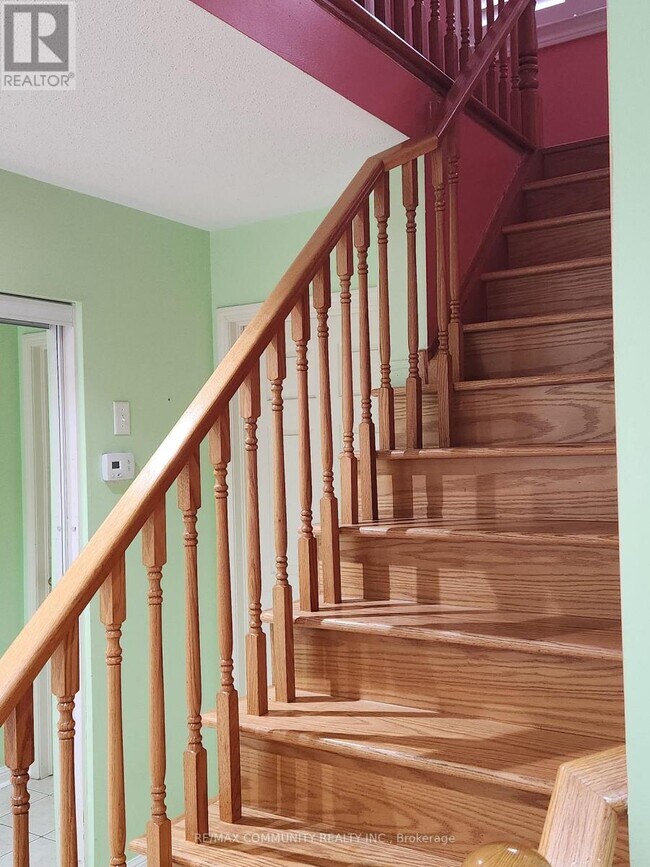 Photo - 34 Bobolink Ave