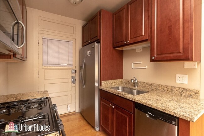 Photo - 2123 W Ainslie St Unit M08B