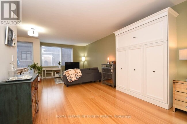 Photo - 1014 Bank St Unit 303