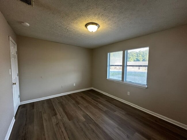 Photo - 119/121 Michele Pl Unit 121 Michele Pl