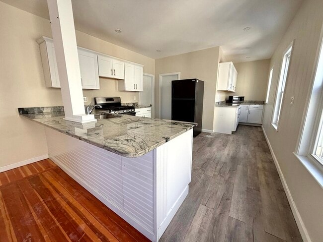 Photo - 21 Oakland Ave