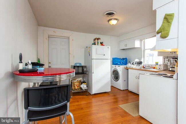 Photo - 2239 S 15th St