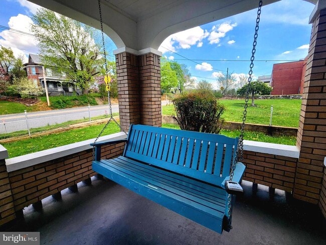 Building Photo - 515 Fourth St