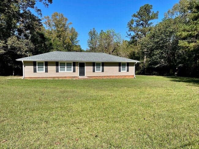 Building Photo - Beautiful newly remodeled home on over 3 a...