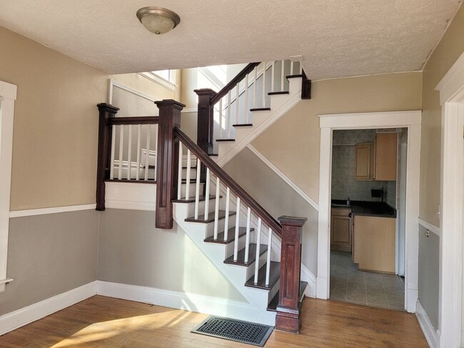 Photo - 1314 Oak St Unit 1