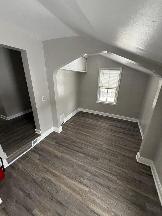 Photo - 473 Sherburne Ave