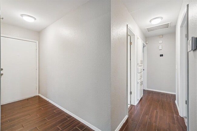Photo - 1408 SE 8th St