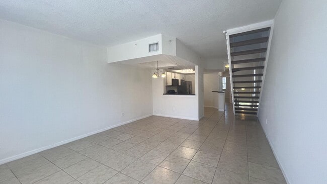 Photo - 735 SW 148th Ave Unidad 17