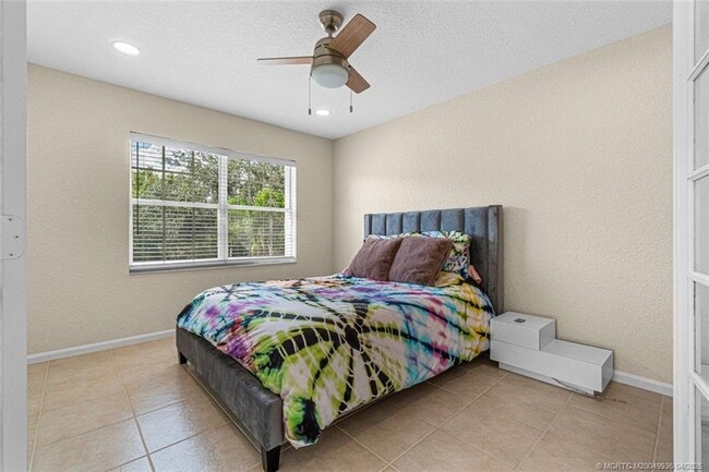Building Photo - 8050 Aberdeen Dr Unit 202