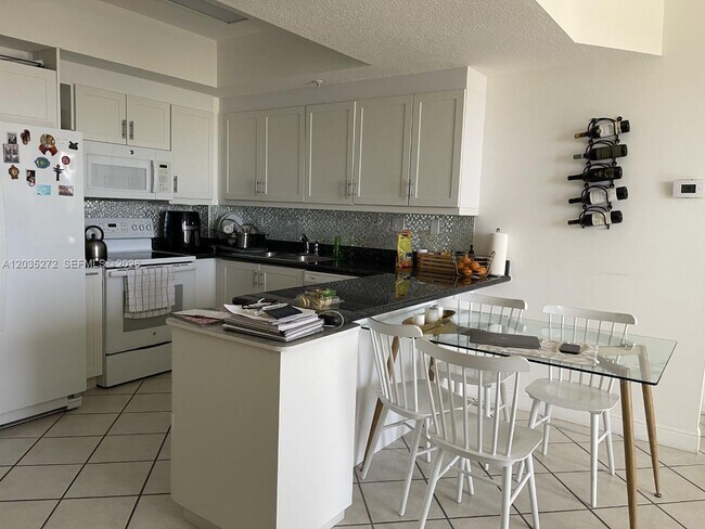 Photo - 3500 Coral Wy Unit 1413