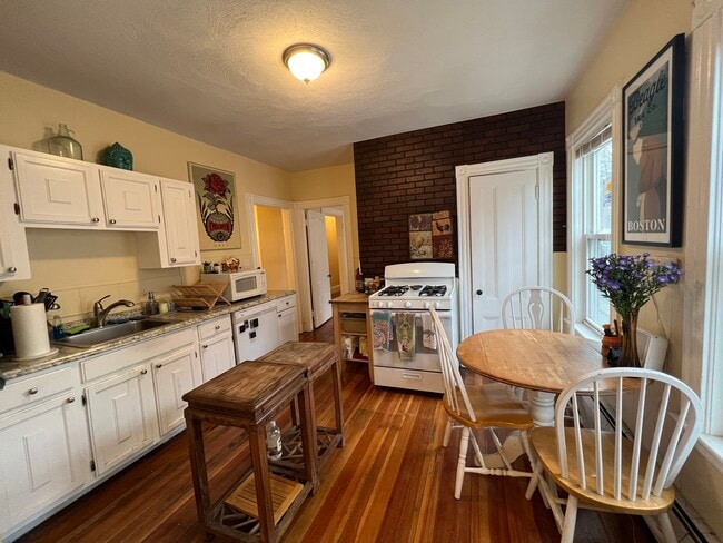 Building Photo - 39A Symphony Rd