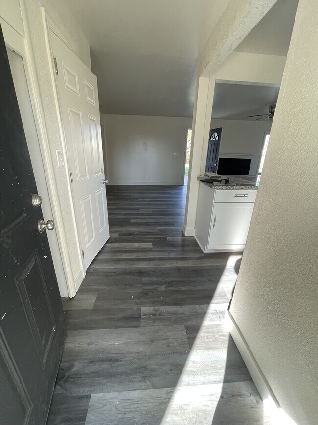 Photo - 1215 Whyler Rd