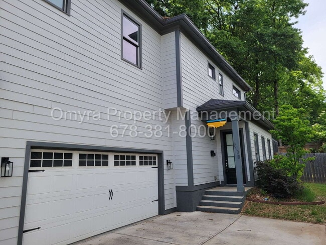 Building Photo - Luxurious 4 Bedroom Home near Grant Park! Unit #B