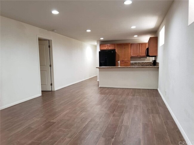 Building Photo - 219 E 71st St Rental