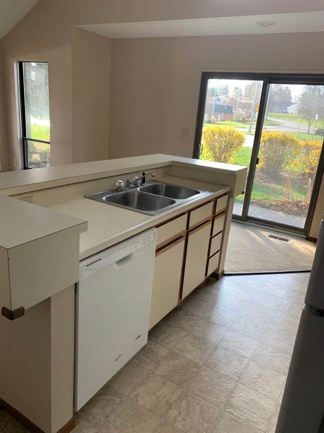 Photo - 139 N Terrace Ave Unit 3