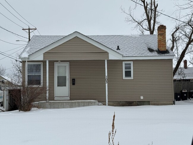 Building Photo - 2 Bedroom/ 1 Bathroom House