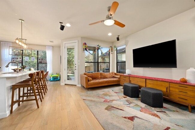 Photo - 2819 Corbin Ln