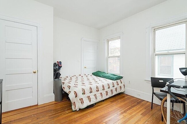 Photo - 32 Hawthorne St Unidad 2