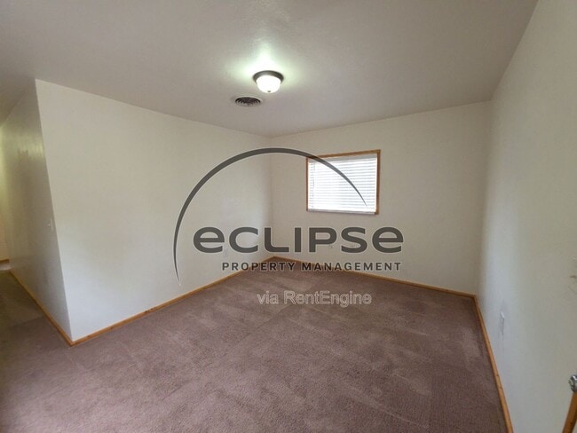 Photo - 908 9th St