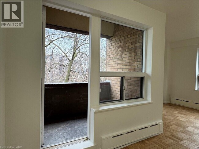 Photo - 325A JAMES Street S Unit# 206 Unit 206