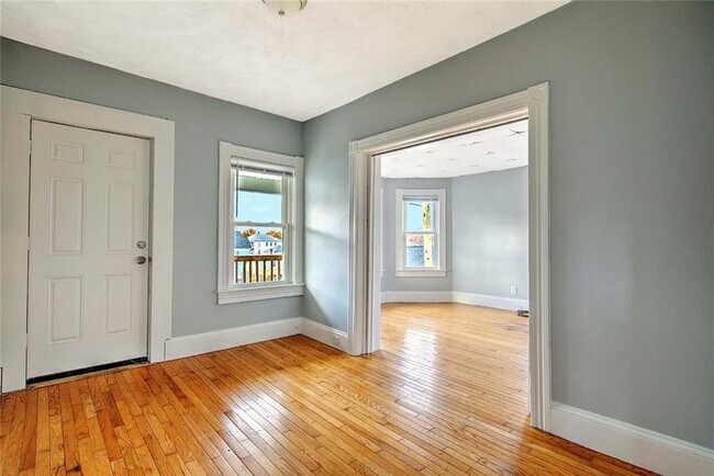 Photo - 68 Division St Unit 3