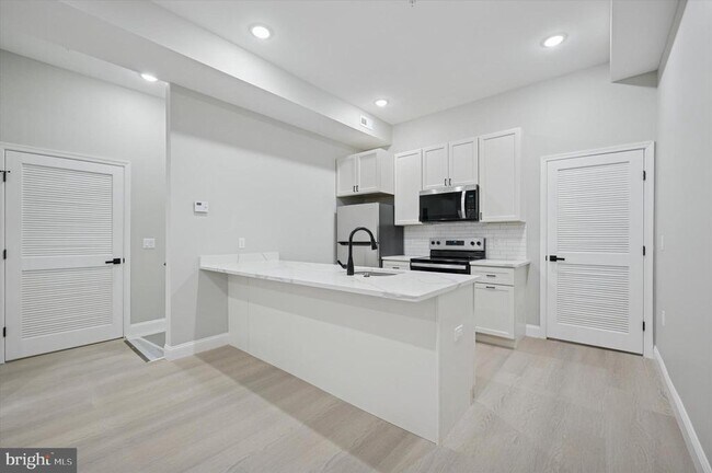Photo - 103 N 63rd St Unit 2